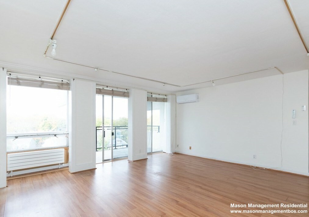 60 Babcock St, Coolidge Corner