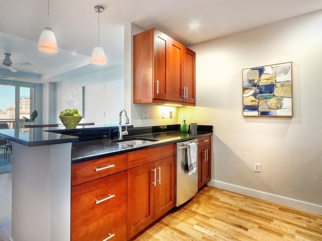 100 Station Landing, Wellington