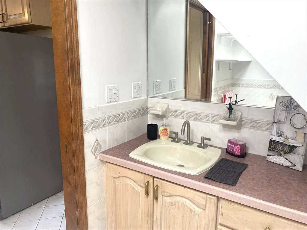 124 Gardiner Rd, Quincy