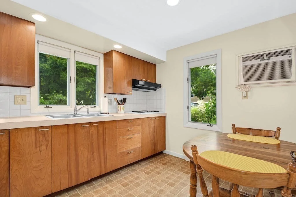 4 Upland Ave, Shrewsbury