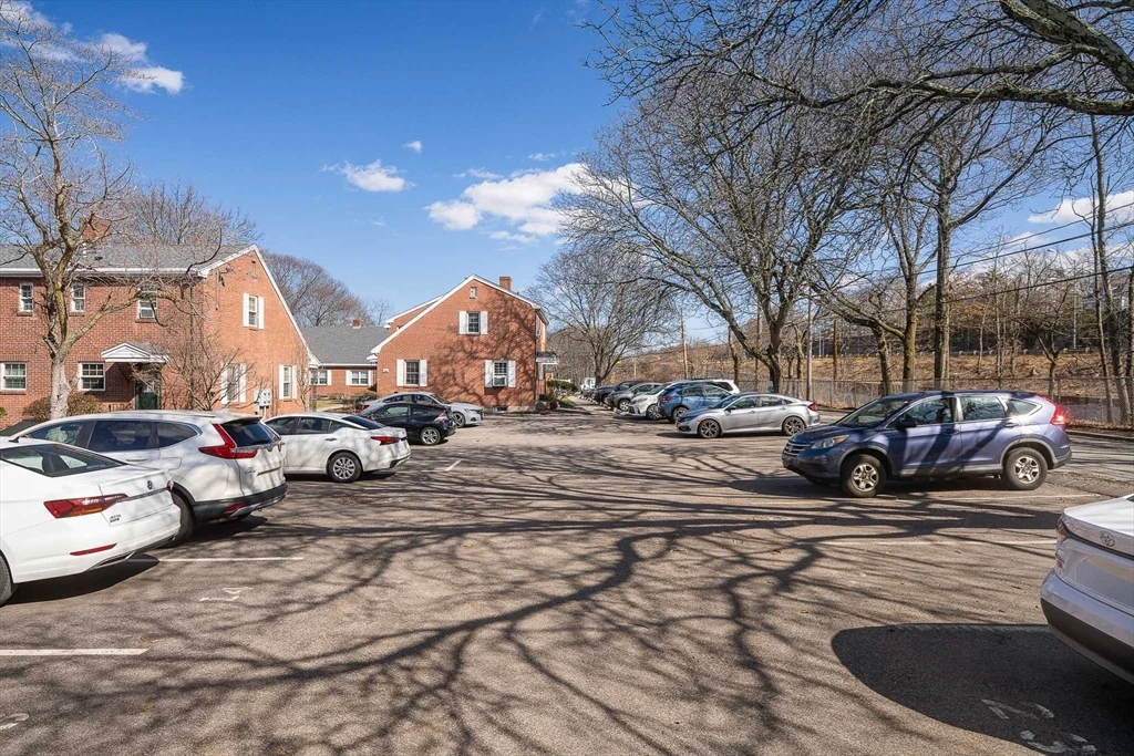 39 Charlesbank Rd, Newton Corner