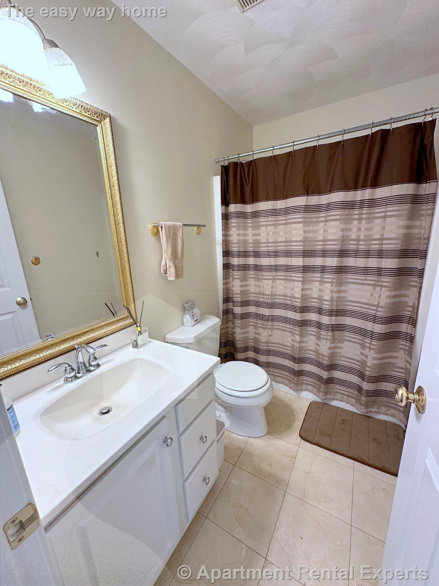 6 Farmers Circle, Arlington Center