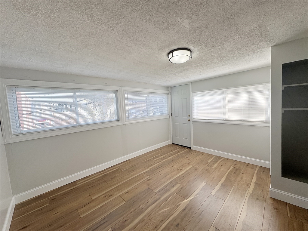 19 Saratoga St, East Boston