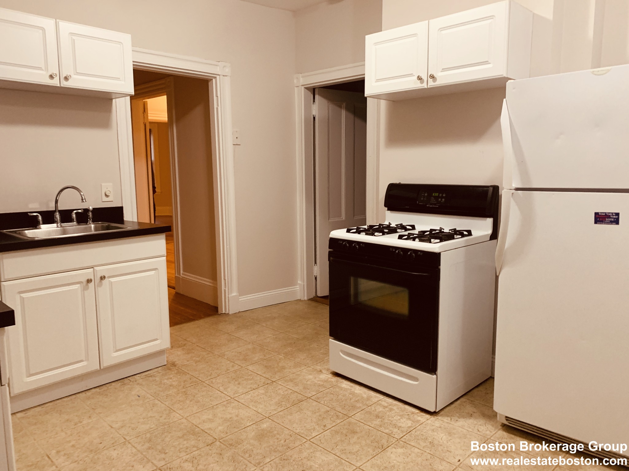 3 bed, 1 bath apartment for rent at 276 Cottage St Unit 2, Dorchester — photo 1 of 3