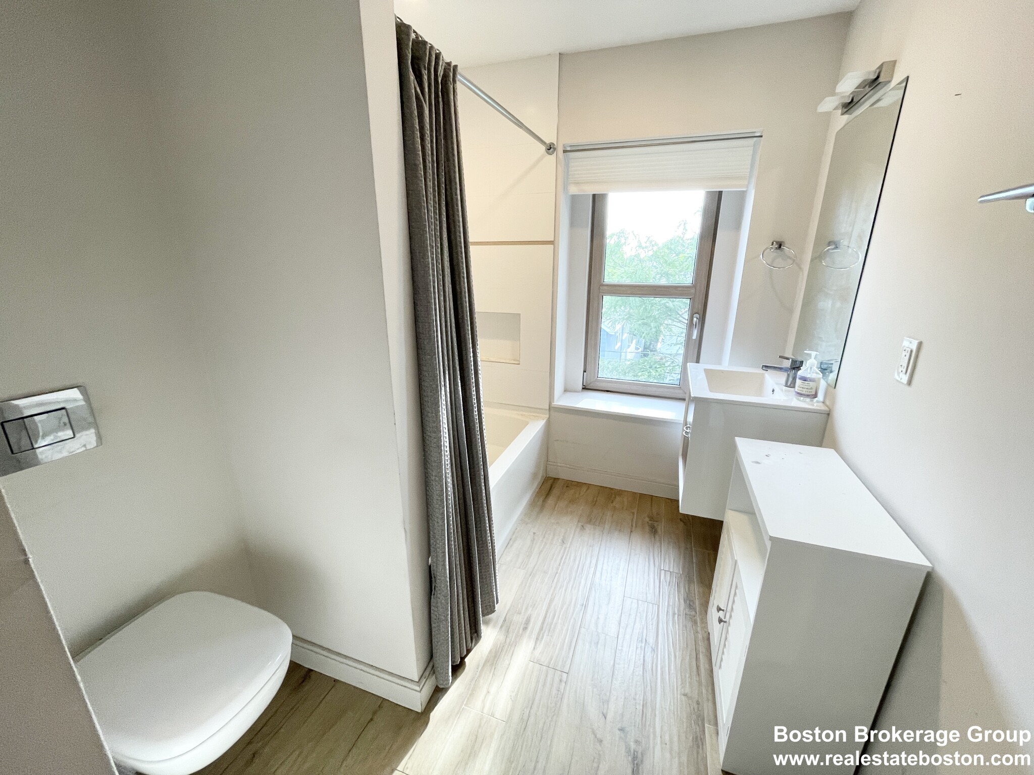 118 Buttonwood St, Dorchester