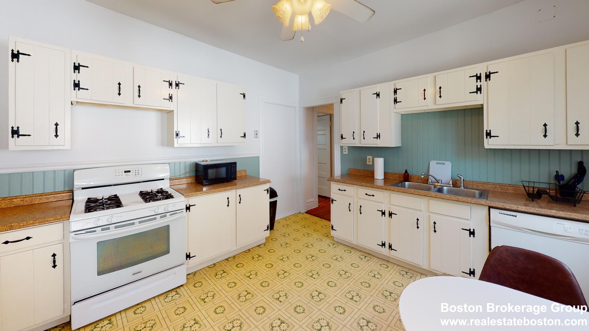 30 Roseclair St, Dorchester