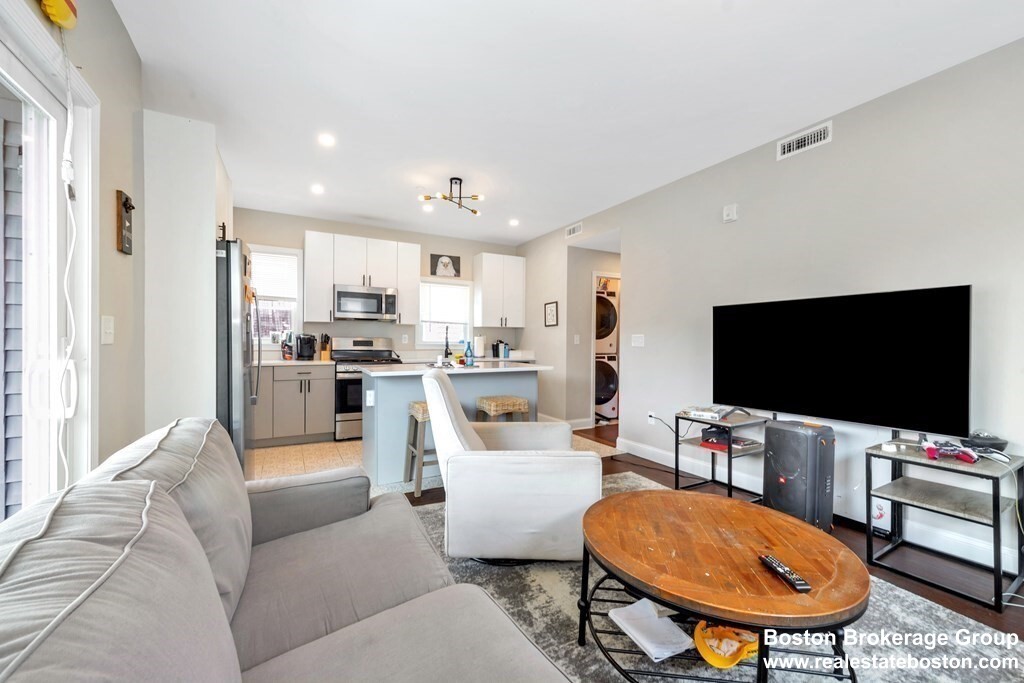 777 Columbia Rd, Dorchester