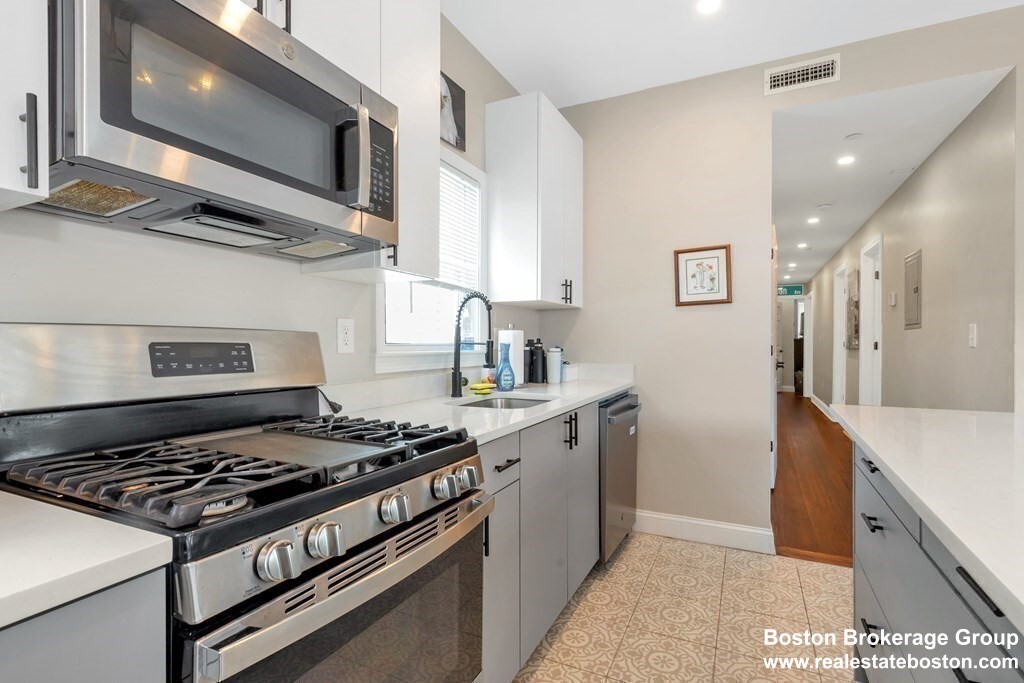 777 Columbia Rd, Dorchester