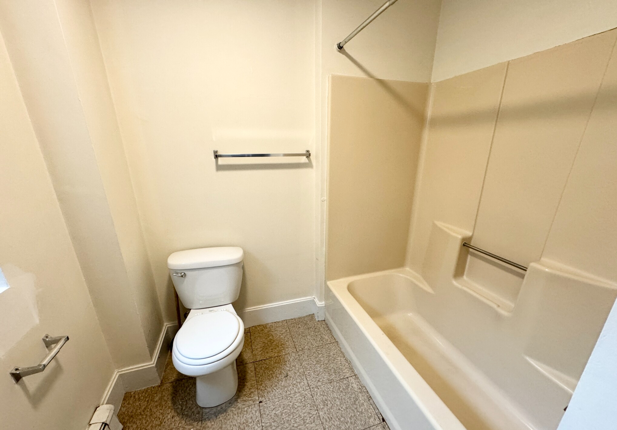 15 Ruggles St, Roxbury