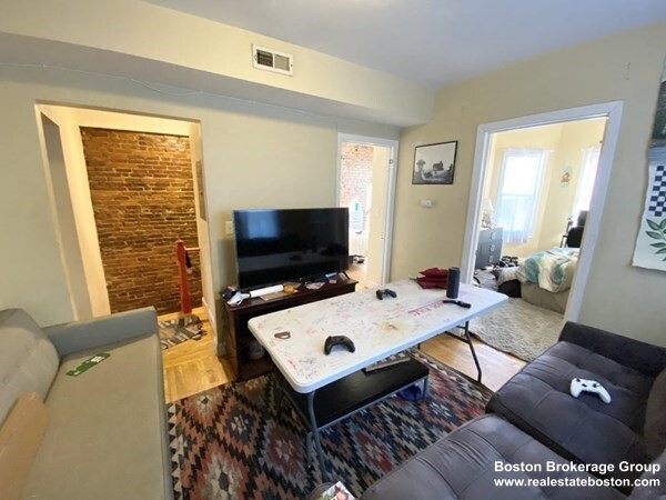 3 Parker Hill Ter, Mission Hill