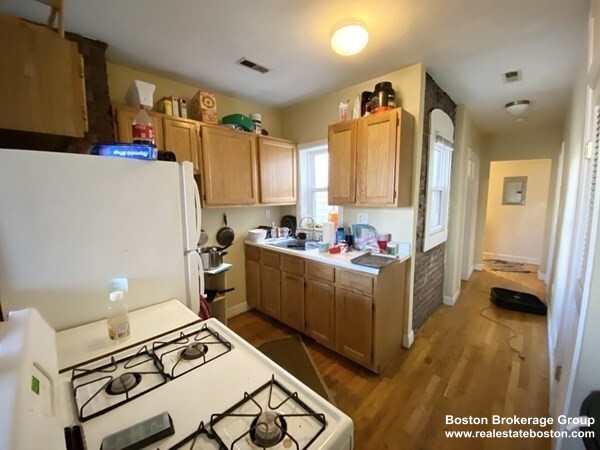 3 Parker Hill Ter, Mission Hill