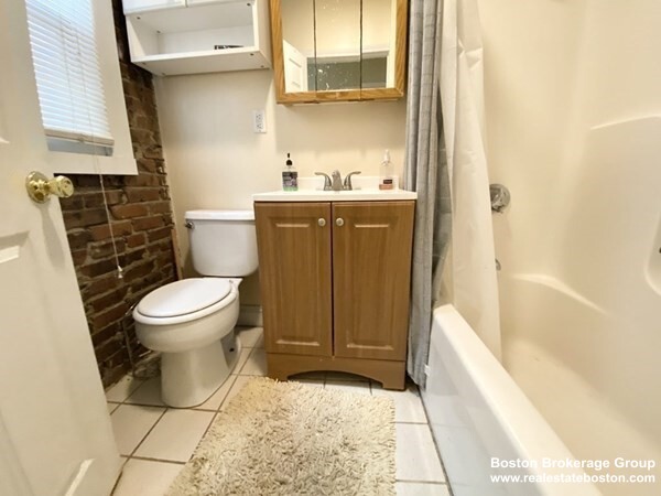 3 Parker Hill Ter, Mission Hill