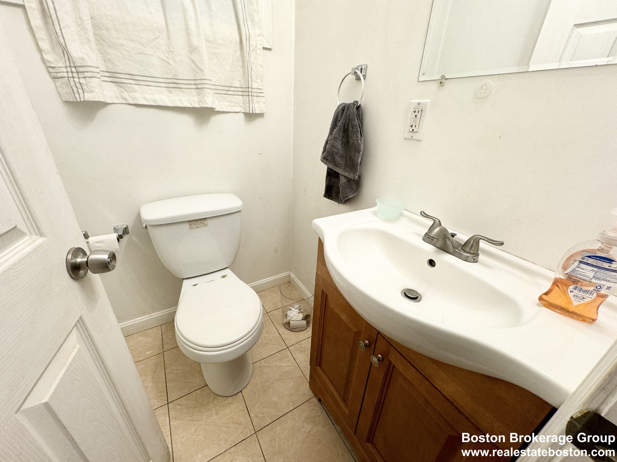 93 Hillside St, Mission Hill
