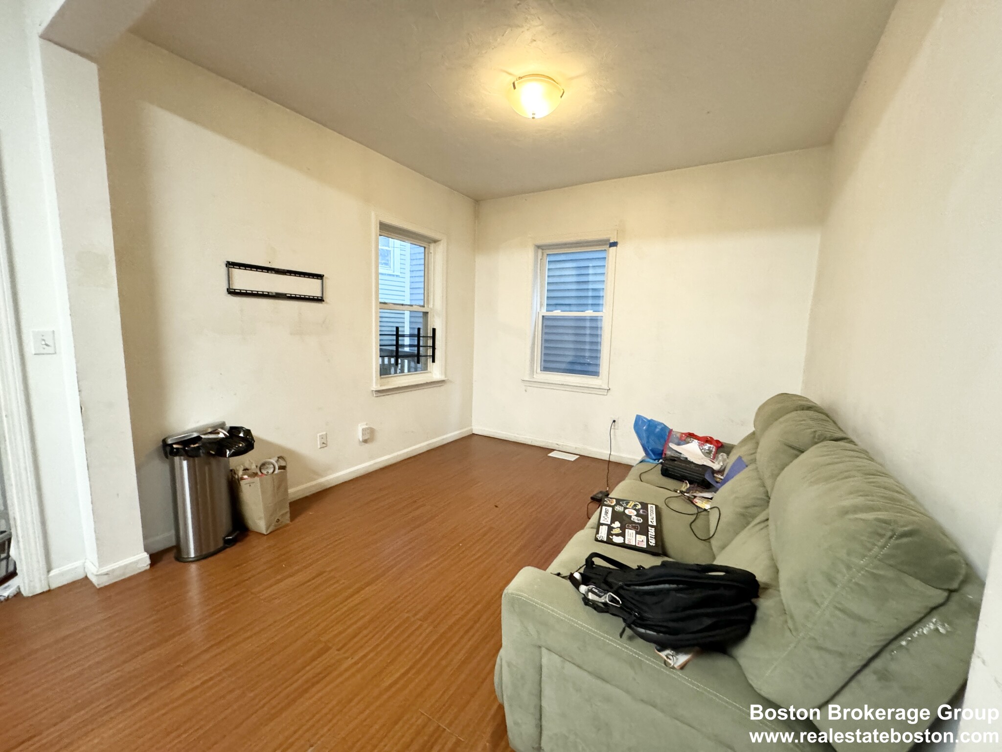 93 Hillside St, Mission Hill