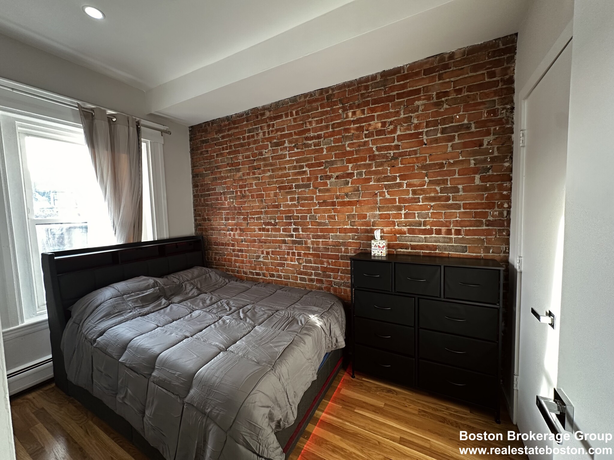 670 Massachusetts Ave, South End