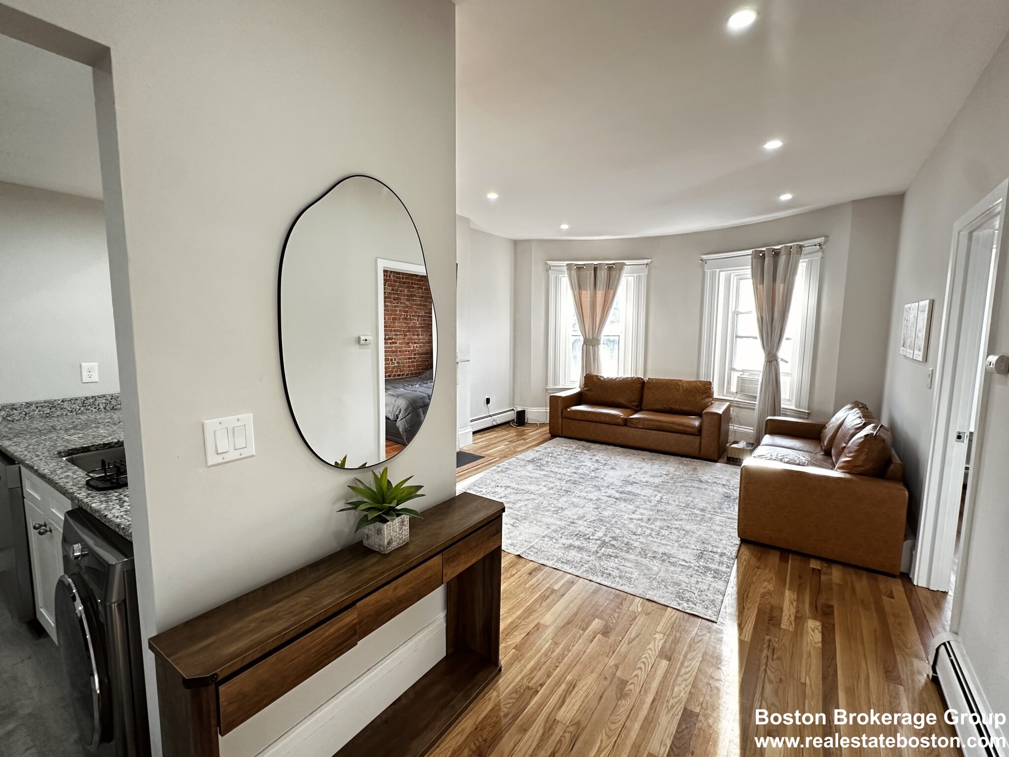 670 Massachusetts Ave, South End