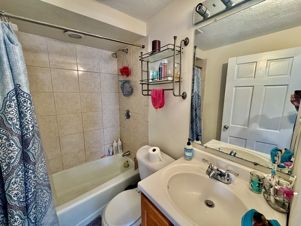 40 Chappie St, Medford Street / The Neck
