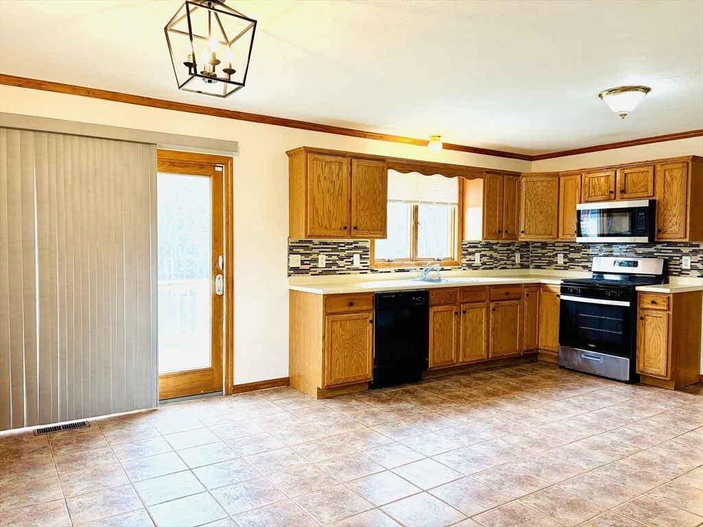 1693 Main St, Weymouth
