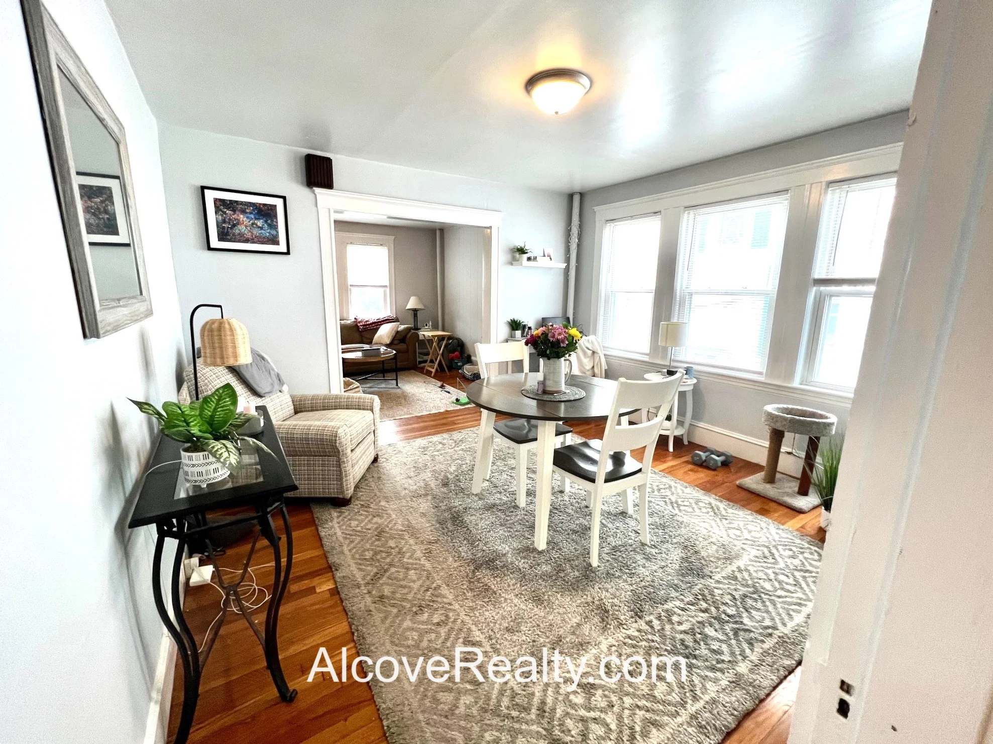 39 Sterling St, West Somerville