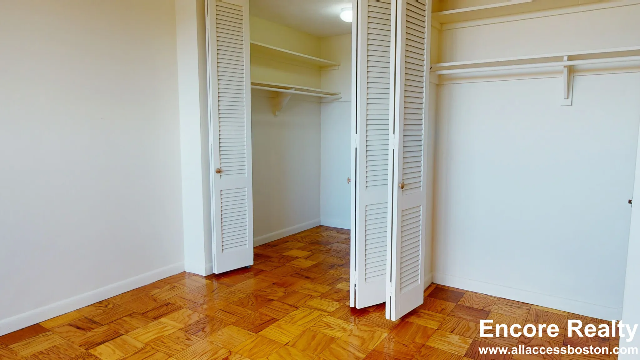 101 Monmouth St, Longwood