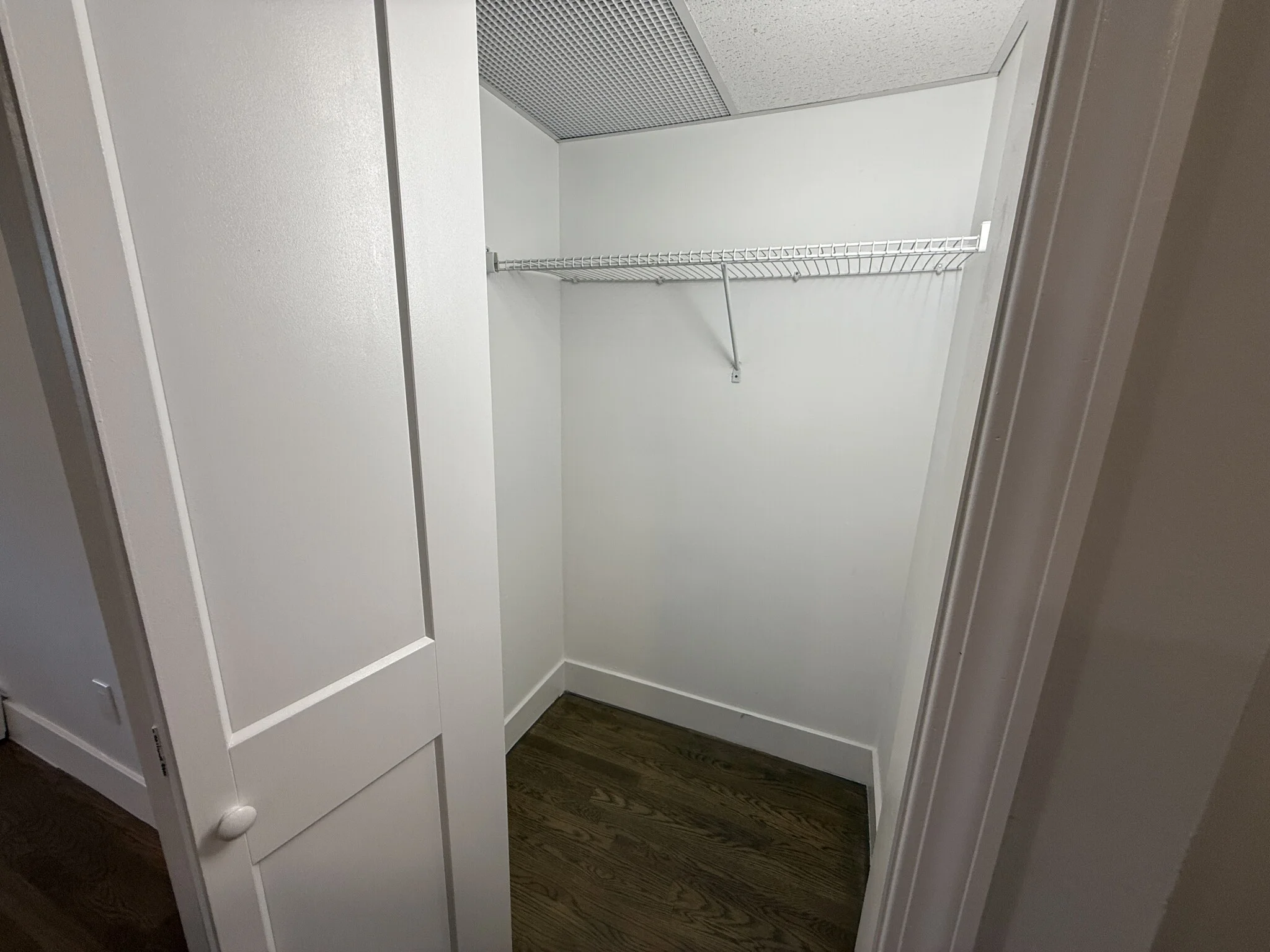 320 Hammond Pond Pkwy, Chestnut Hill
