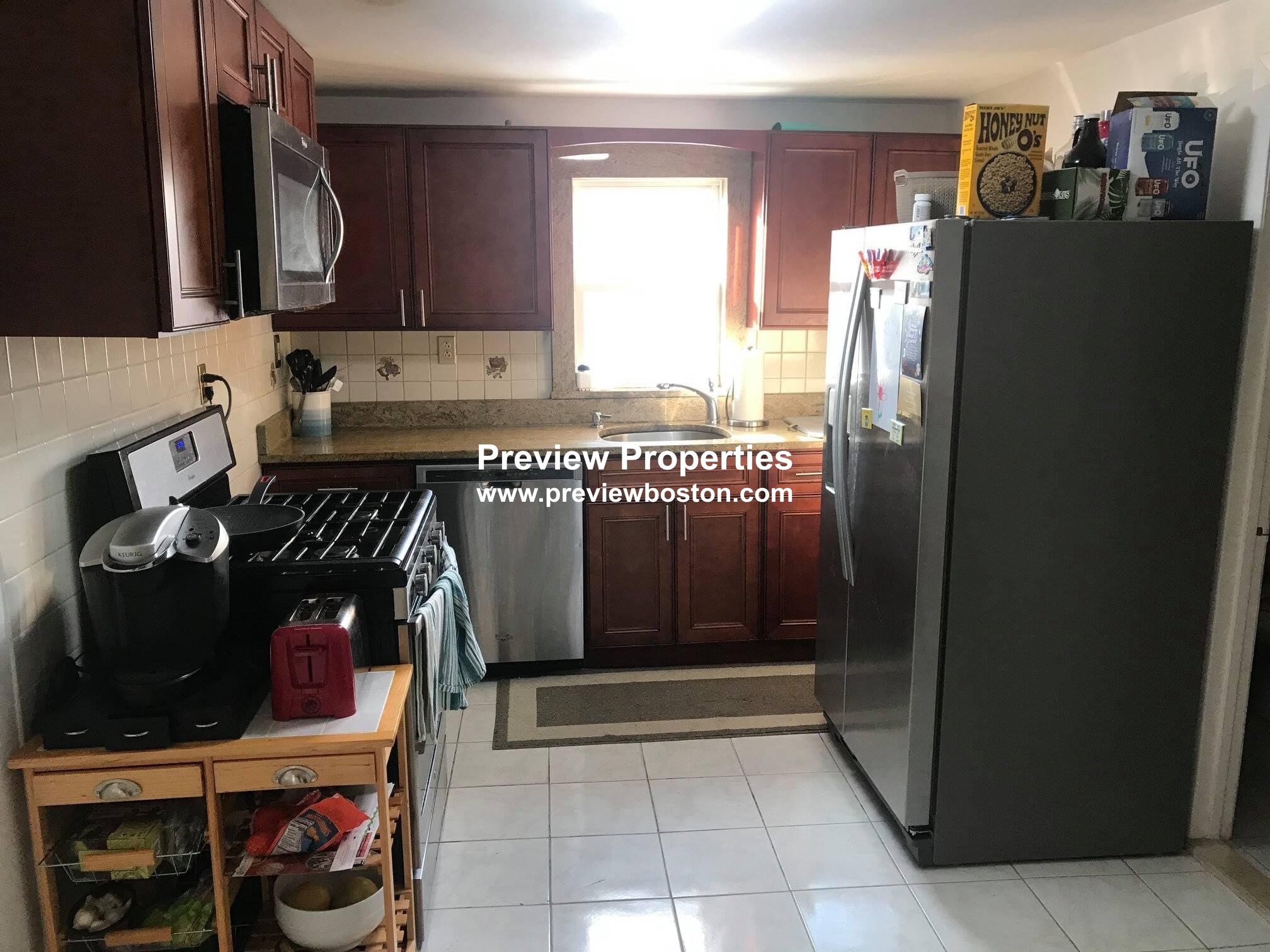 8 Starr Ln, Jamaica Plain