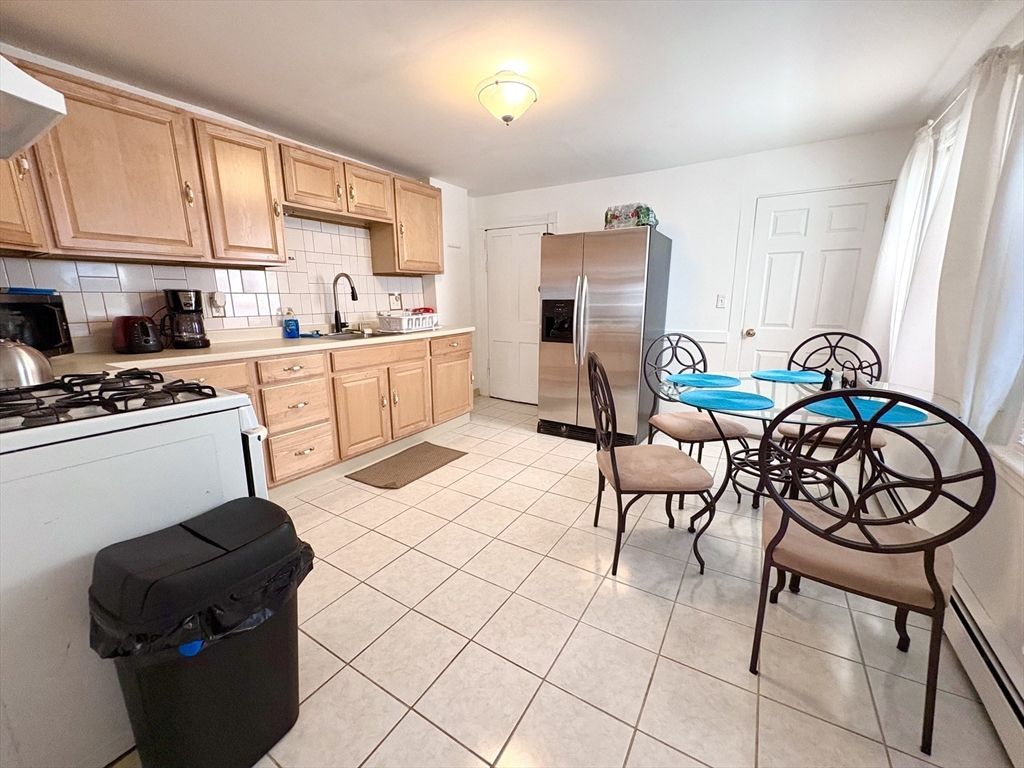 285 Roxbury St, Roxbury