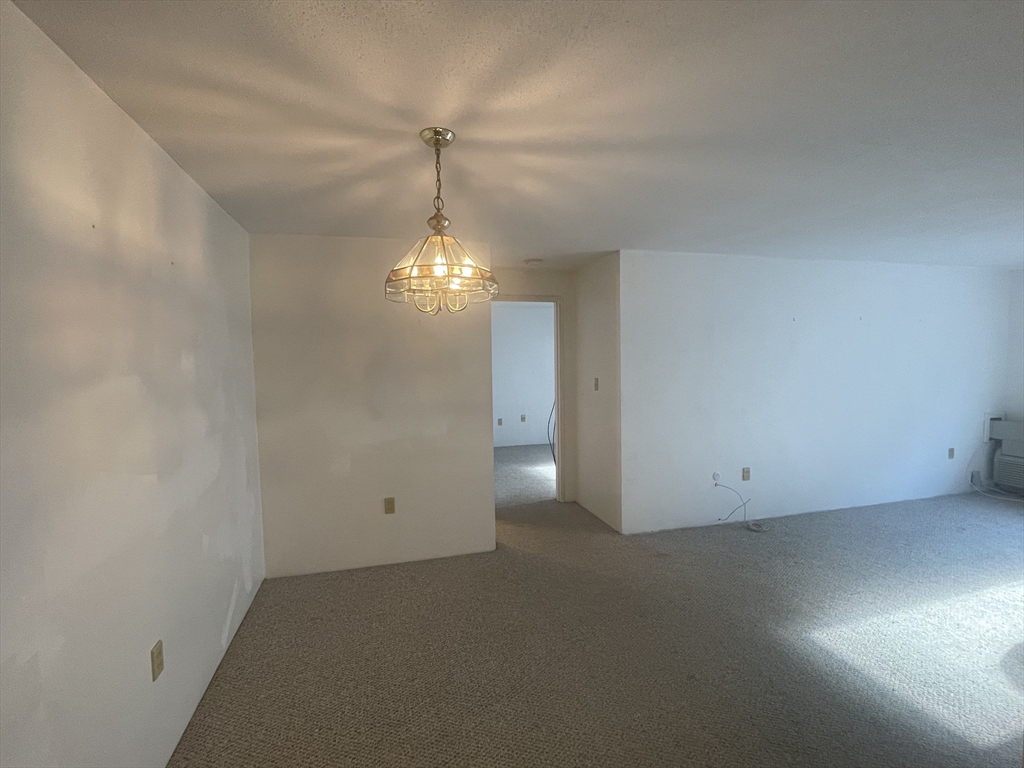 9 Village Rock Ln, Natick