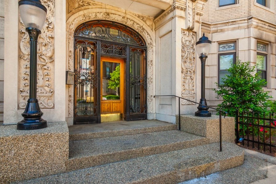 1111 Boylston St, Fenway