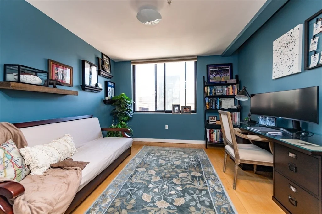 210 South St, Leather District