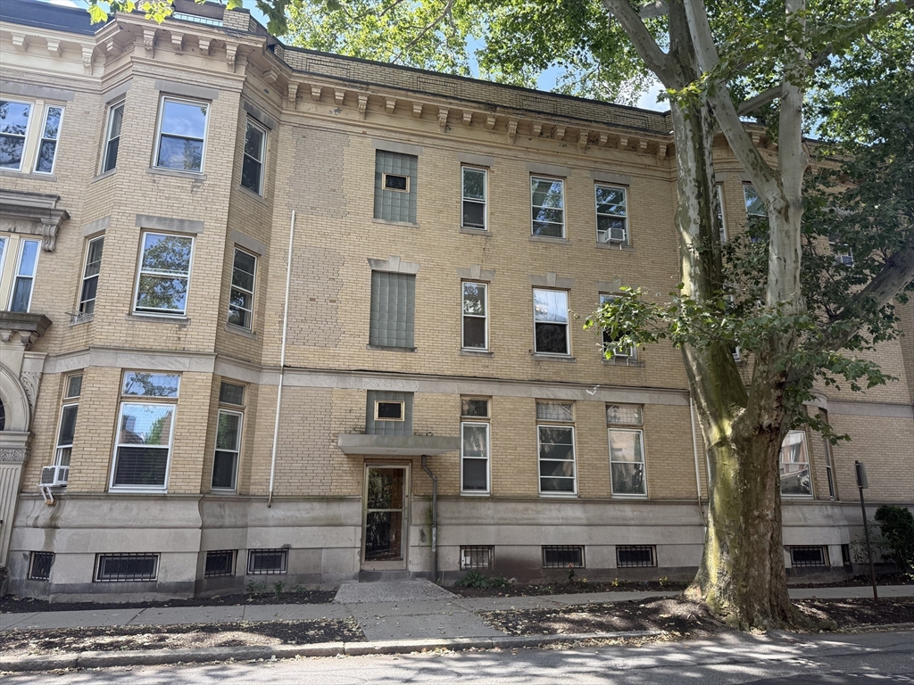 40 Parkman St, Coolidge Corner