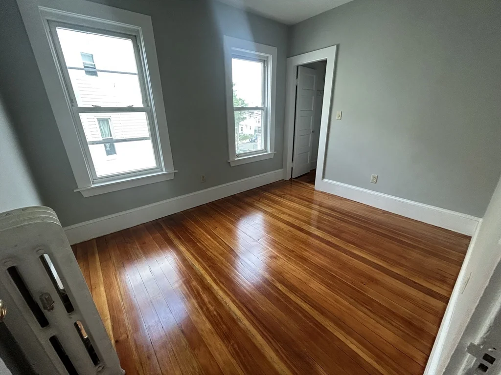 82 Conwell Ave, West Somerville