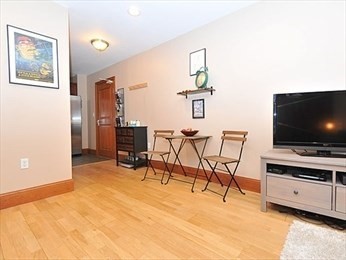 2440 Massachusetts Ave, North Cambridge