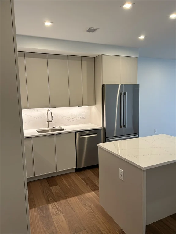 1515 Commonwealth, Brighton