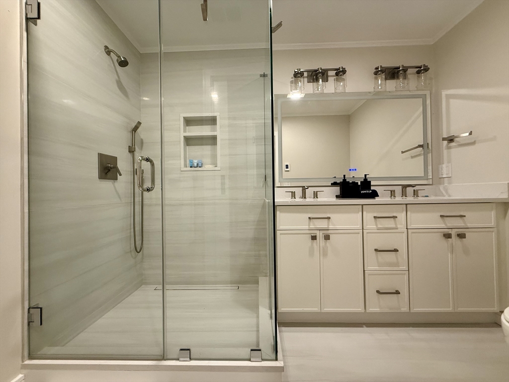 14 Bernard Circle, Tisbury