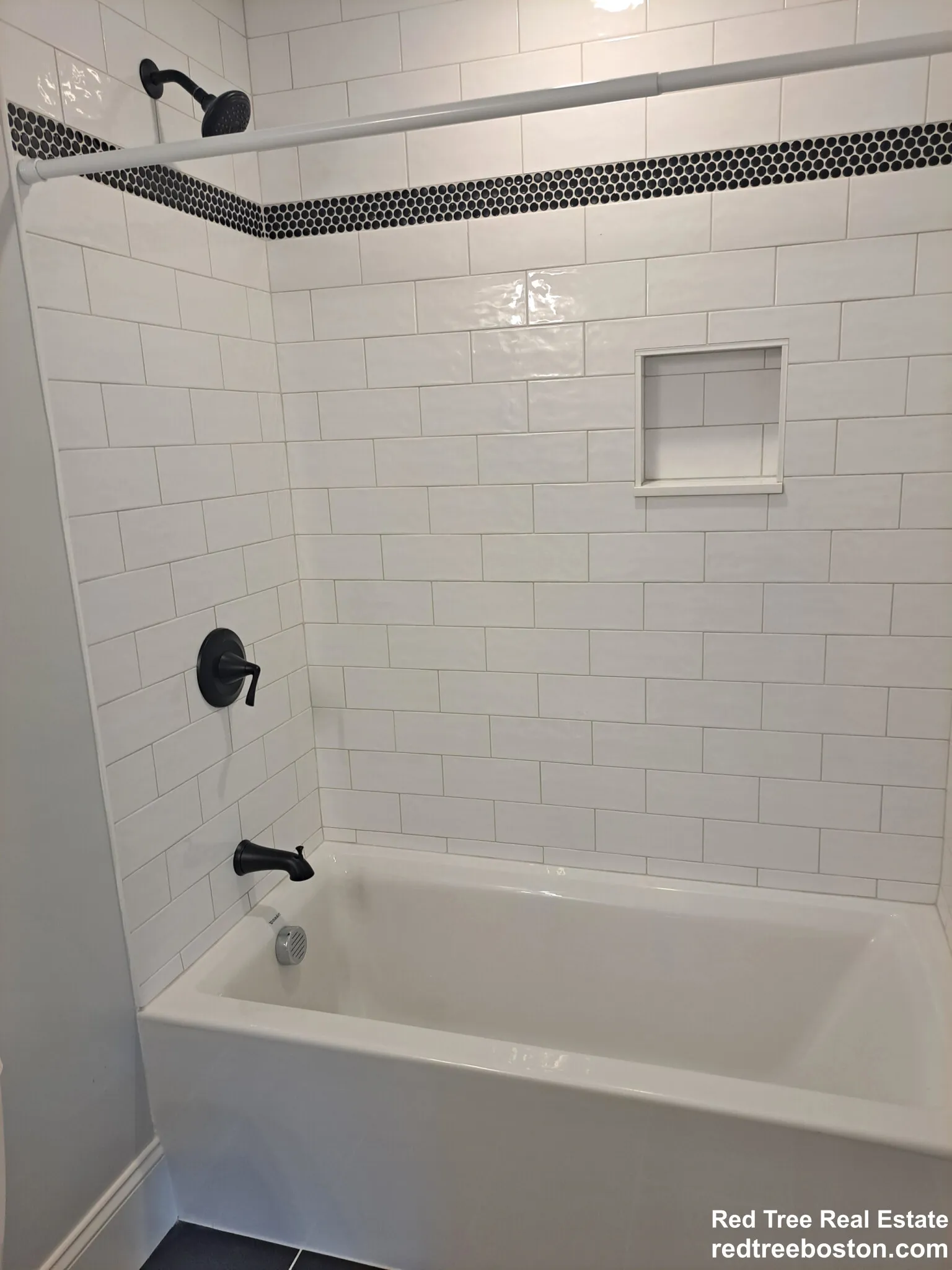 425 Market St, Oak Square