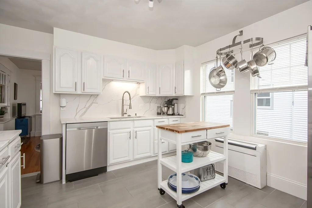 48 Farquhar St, Roslindale