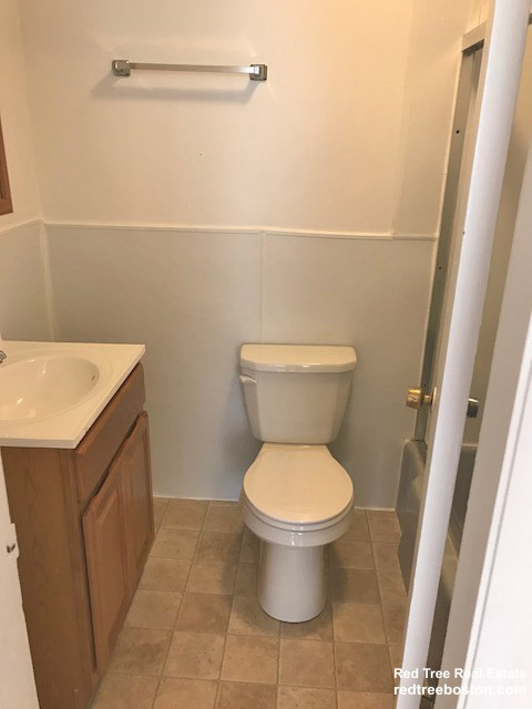 33 Lancaster Ter, Corey Hill