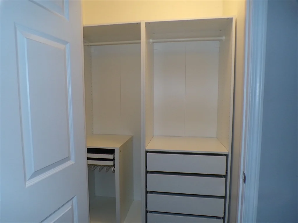 1 Cityview Ln, Quincy