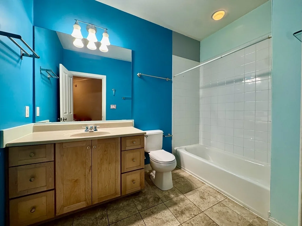 81 Westminster Ave, Roxbury