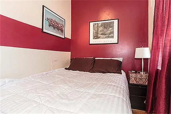 591 Beacon St, Fenway