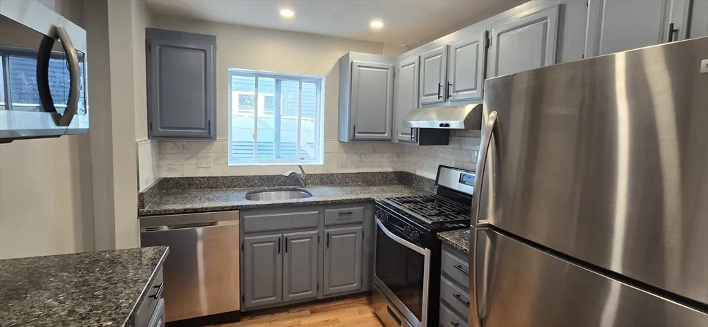 153 Chilton St, Neighborhood Nine