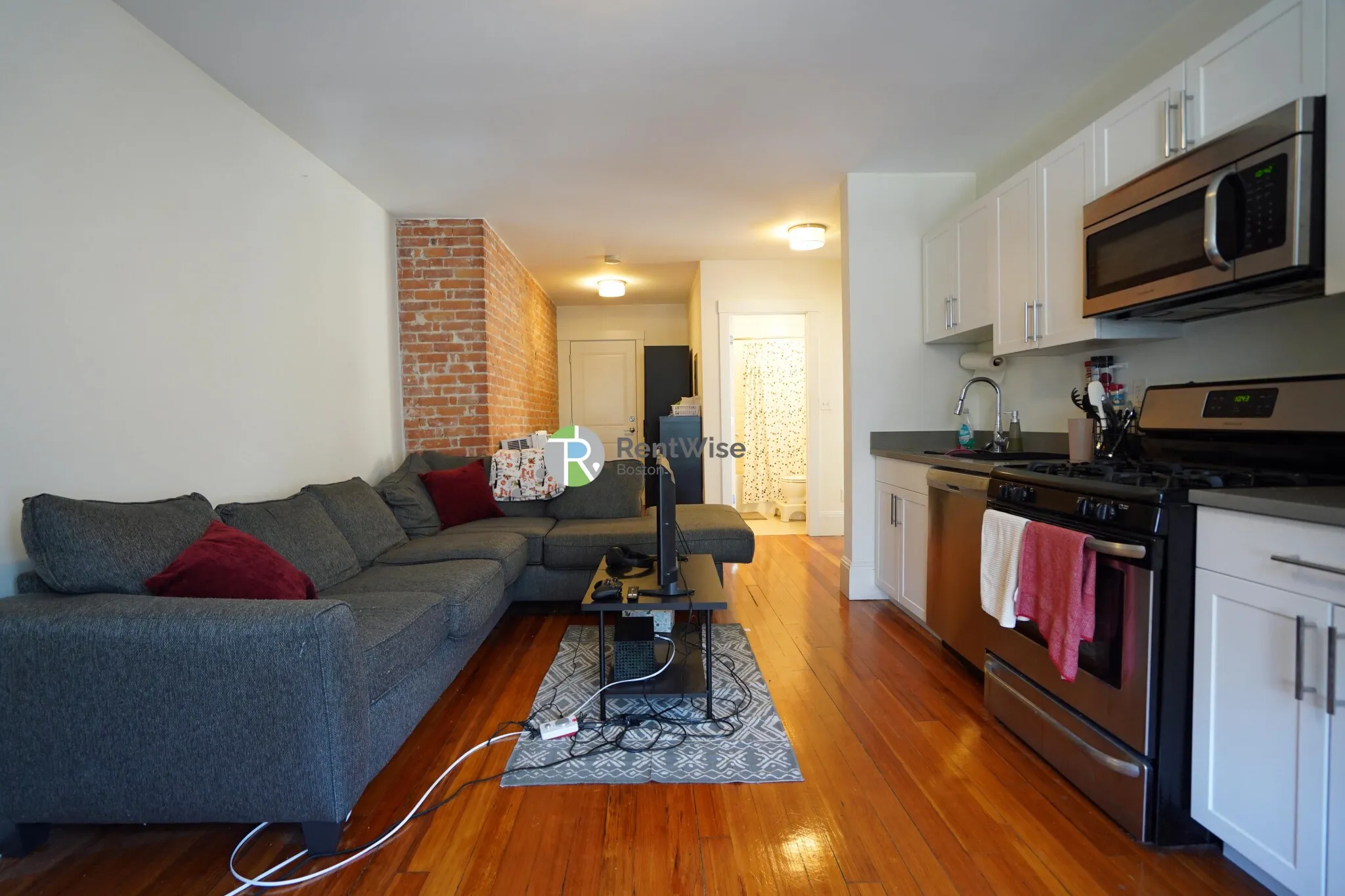83 Harvard St, Central Village
