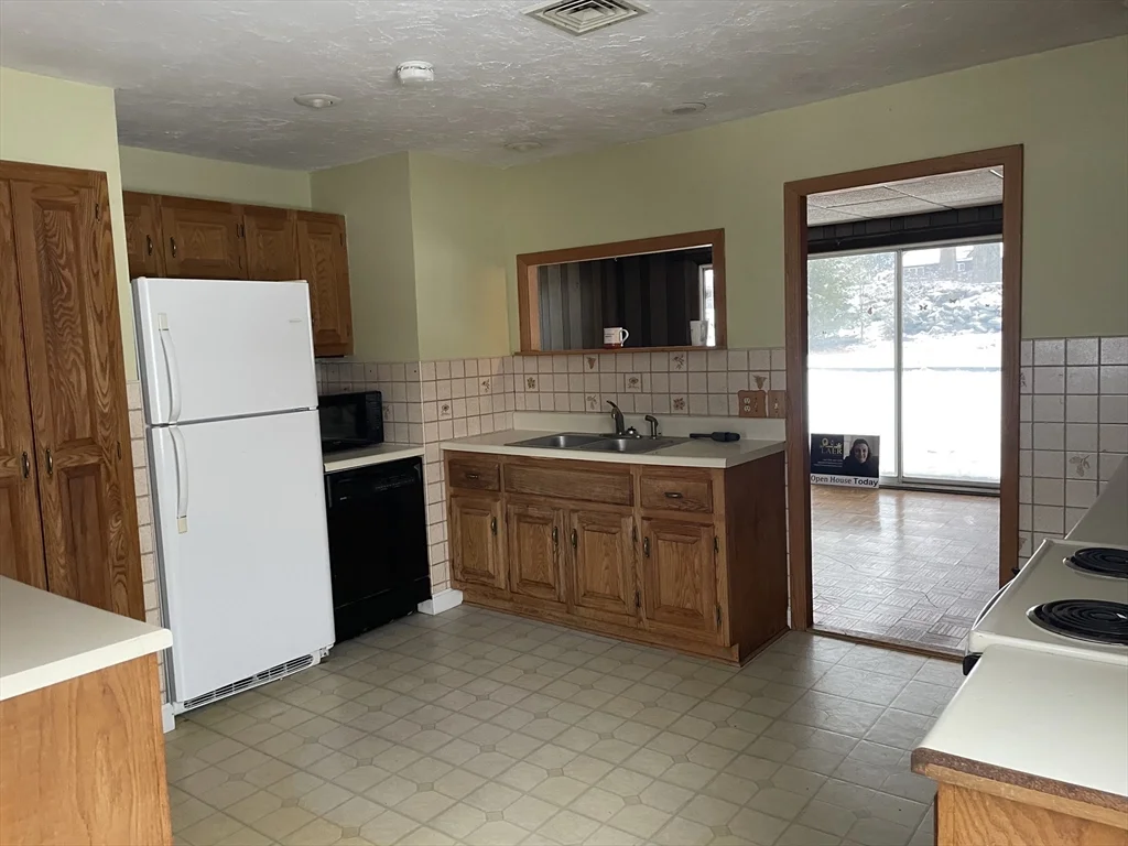 93 Cedar Hill Rd, Northborough