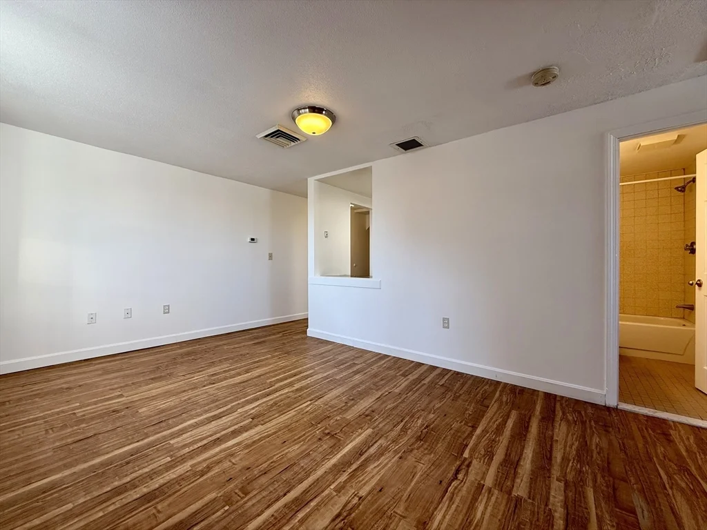 6 S Washington St, North Attleboro