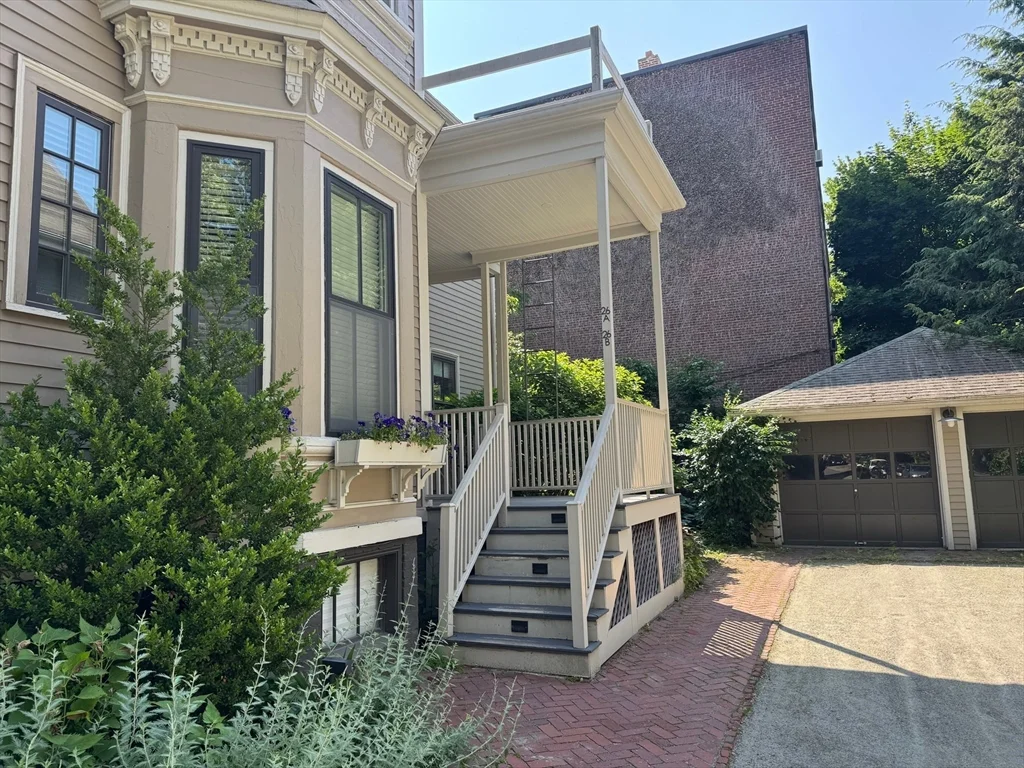26 Linnaean St, Neighborhood Nine