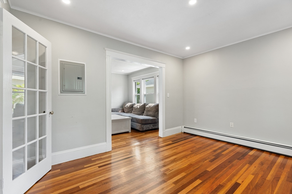 14 Corinthian Rd, Tufts