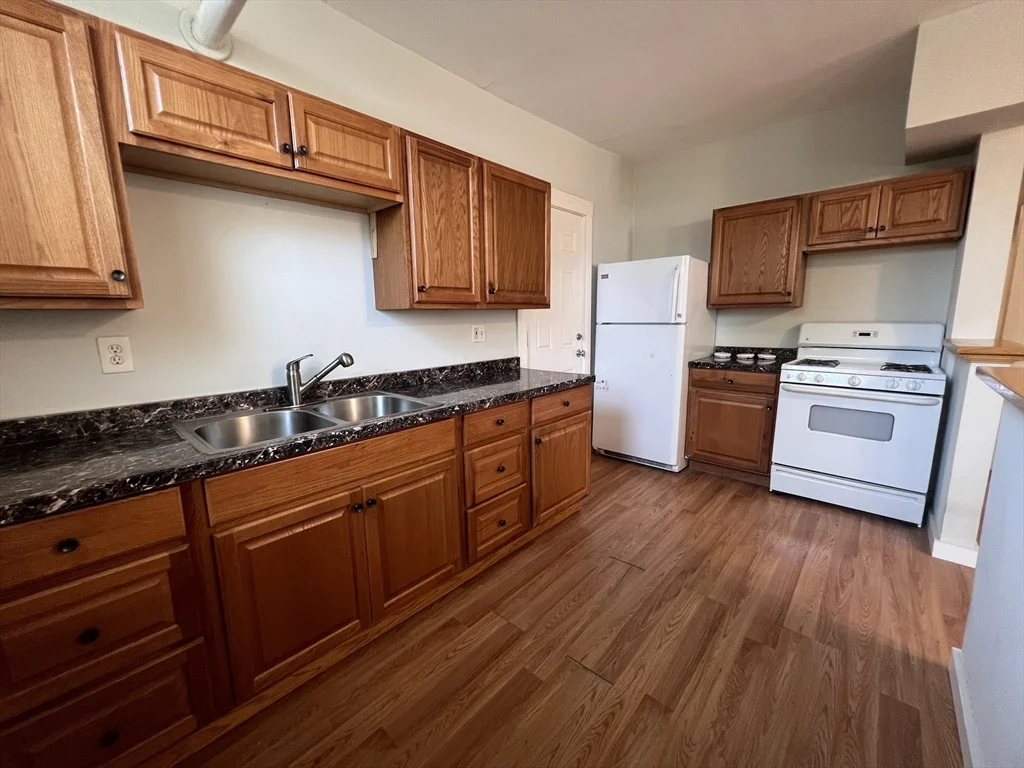 7 Sherborn Ct, Medford