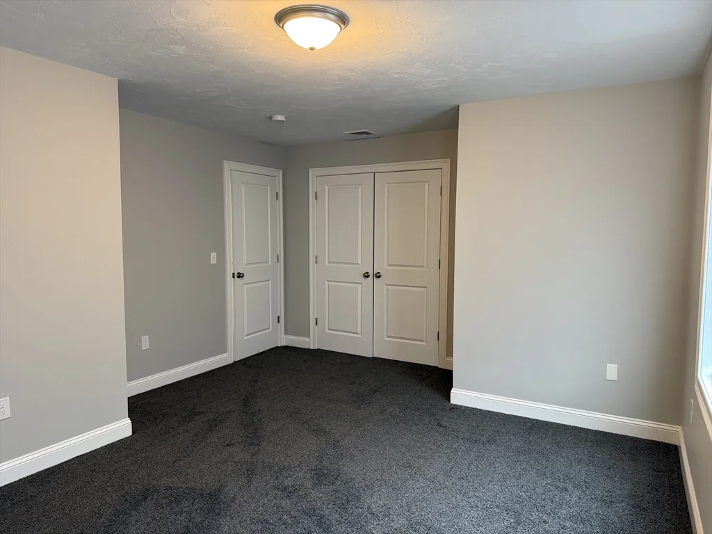 5 Pauline Way, Lakeville