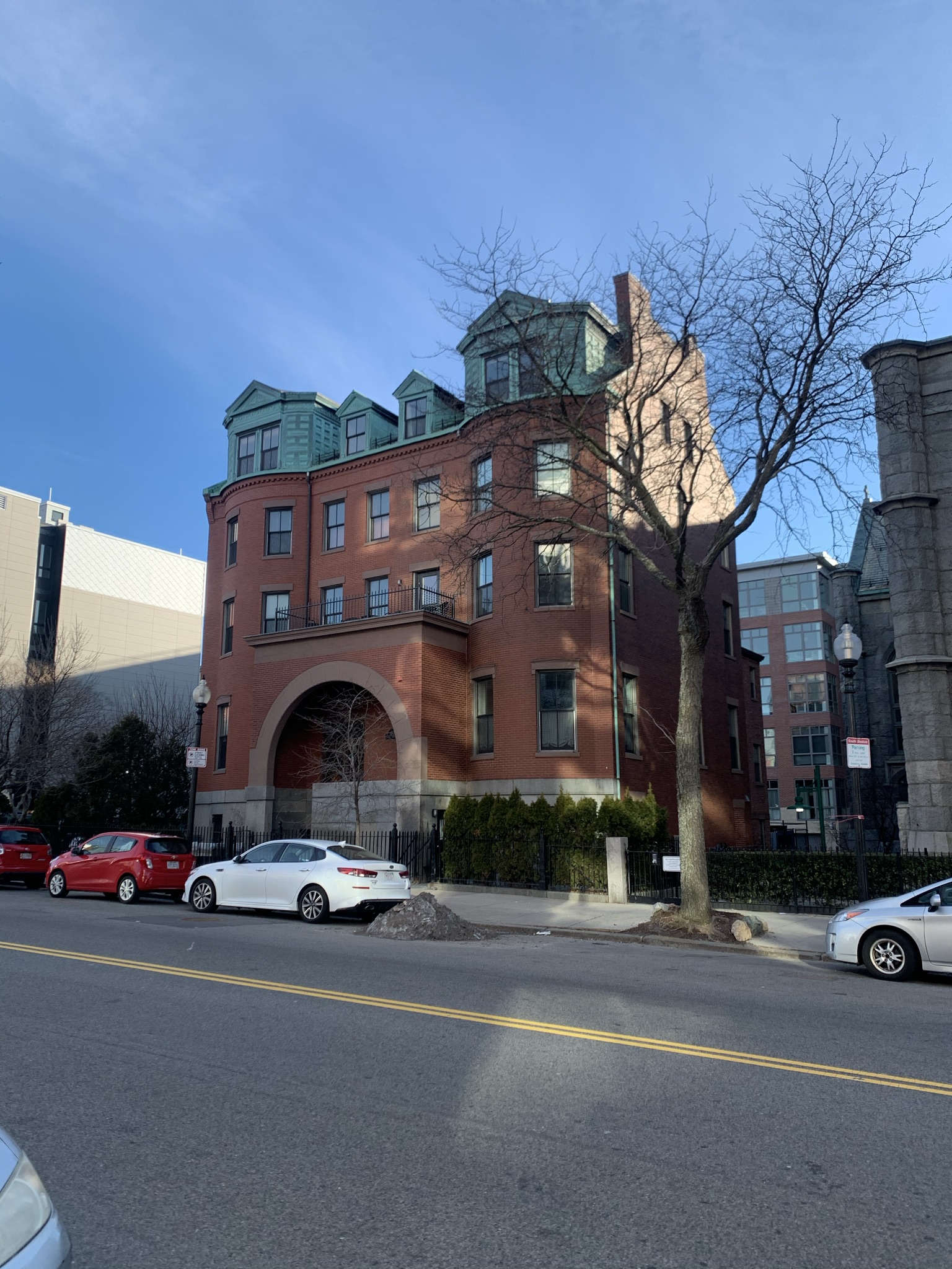 3 bed, 2 bath apartment for rent at 55 W Broadway Unit 8, South Boston — photo 1 of 10